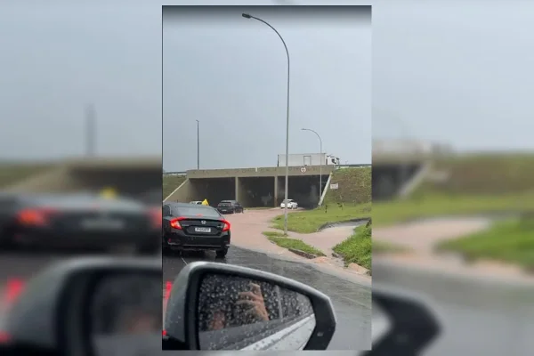 Temporal causa alagamentos e transtornos em regiões do DF