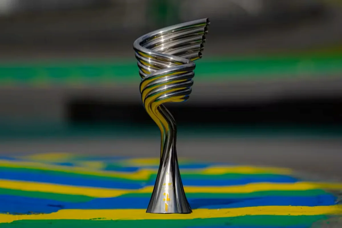 Senna, V10 e mapa do Brasil: confira o troféu do GP de São Paulo de F1 - imagem 3 Senna, V10 e mapa do Brasil: confira o troféu do GP de São Paulo de F1 - imagem 3