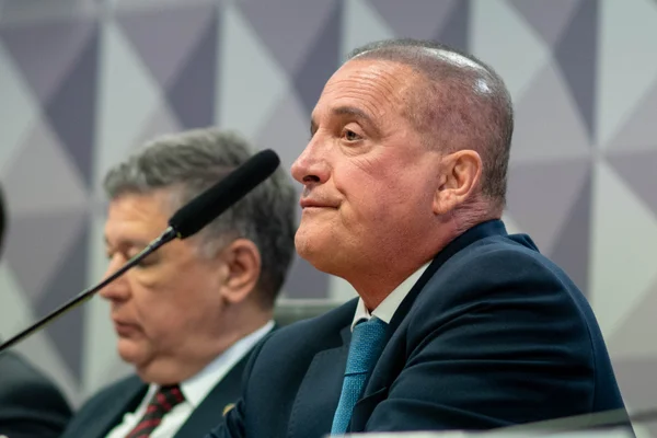 Onyx nega conhecer “Careca do INSS” e admite problema com descontos