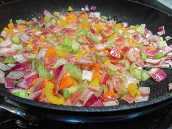 Foto mostra refogado sofrito, que foi pesquisado por seus benefícios para queimar gorudoa