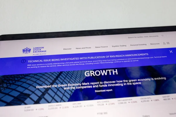 Imagem colorida de site da bolsa de valores com problemas tecnicos devido a apagão cibernético - Metrópoles