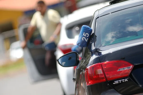 Serviços de valet identificam carros para evitar multa, mas Detran não alivia