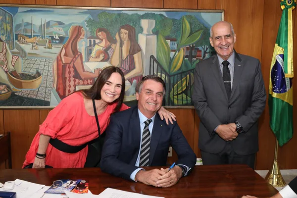Regina Duarte ir para o governo Bolsonaro não é crime moral