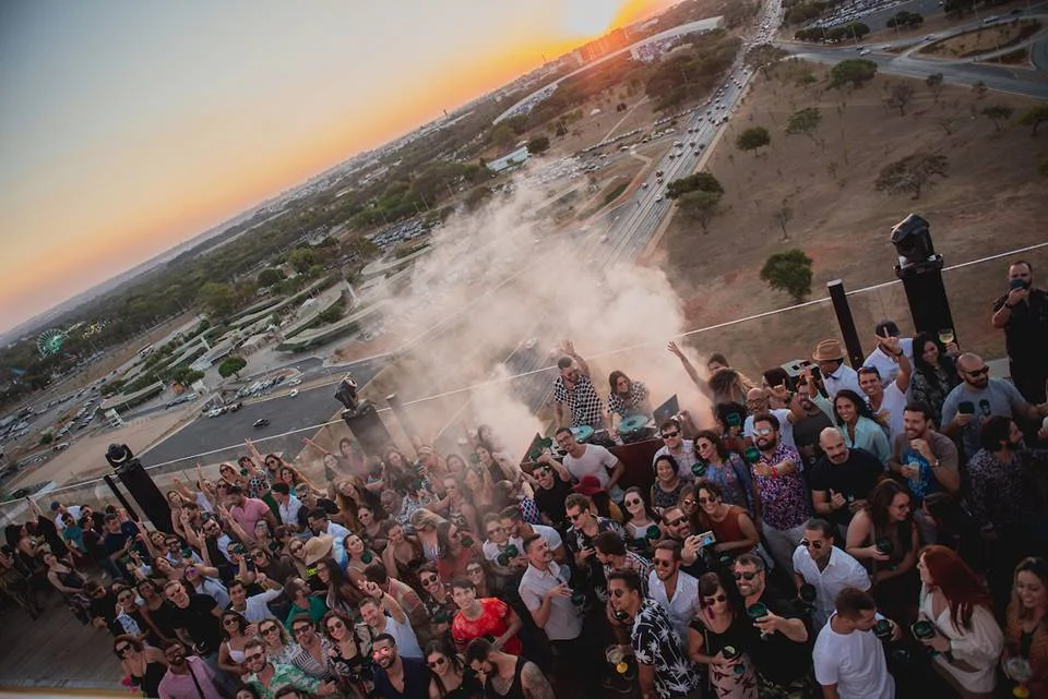 Festa Tônica celebra última edição de 2019 em meio ao pôr do sol - imagem 14 Festa Tônica celebra última edição de 2019 em meio ao pôr do sol - imagem 14