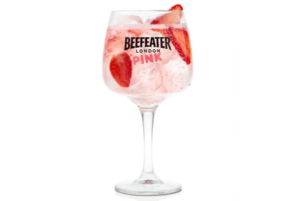 Beefeater lança pink gin no Brasil: drinque é tendência na Europa