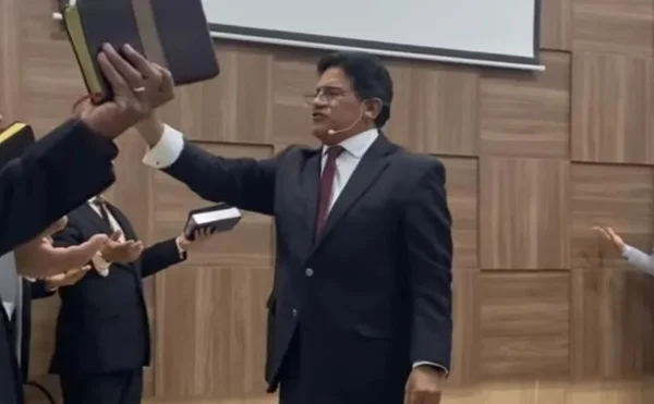 Pastor Gilmar, em igreja de Goiânia, Goiás