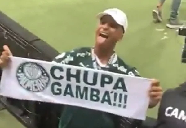 Deyverson provoca torcida do Corinthians e xinga apresentador Neto