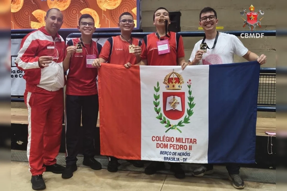 Os alunos Enzo Beltrão, Gabriel Amaral e Pedro Oliveira, do 9º ano da Unidade Taguatinga/Ceilândia, foram os autores desse marco Os alunos Enzo Beltrão, Gabriel Amaral e Pedro Oliveira, do 9º ano da Unidade Taguatinga/Ceilândia, foram os autores desse marco