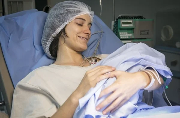 “O Outro Lado”: Filho de Clara completa 10 anos em passagem de tempo