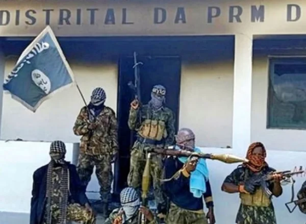Integrantes do Estado Islâmico em Moçambique - Metrópoles