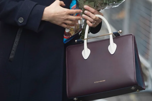 Teoria da web suspeita que Meghan Markle esteja grávida de gêmeos