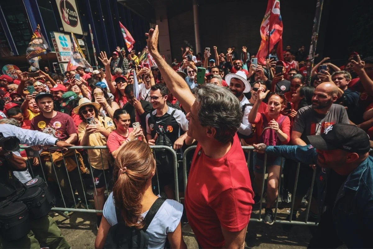 Candidato ao governo de SP, Fernando Haddad participa de ato na Avenida Paulista Candidato ao governo de SP, Fernando Haddad participa de ato na Avenida Paulista