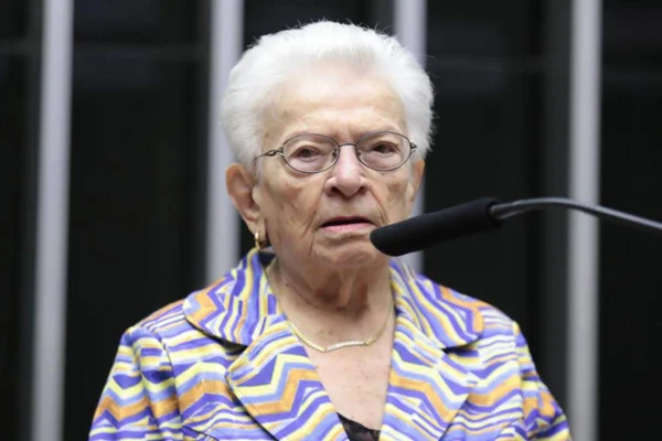 imagem colorida mostra luiza erundina - metrópoles