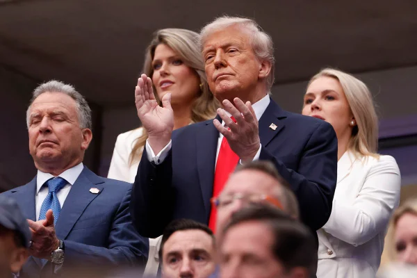 Foto colorida de Donald Trump - Metrópoles