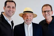 Lula com o ex-prefeito do Rio Eduardo Paes Lula com o ex-prefeito do Rio Eduardo Paes