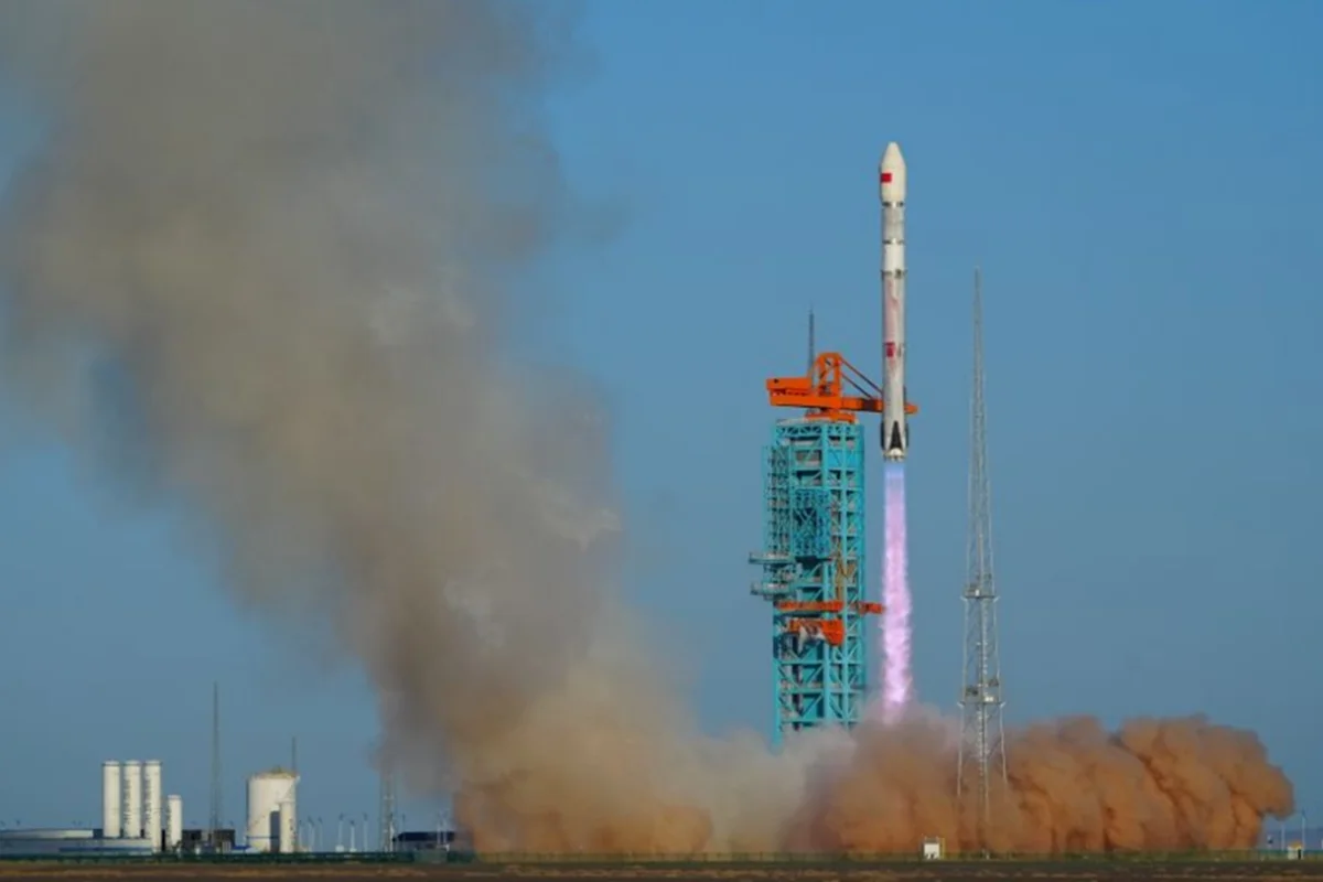 China usou nova tecnologia reutilizável em foguete que pousou de ré