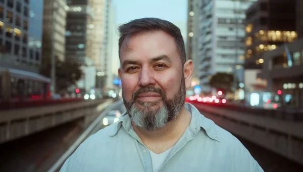 Carlos de Paula, paciente com psoriase pustulosa generalizada, PPG, doença grave e incurável - Metrópoles