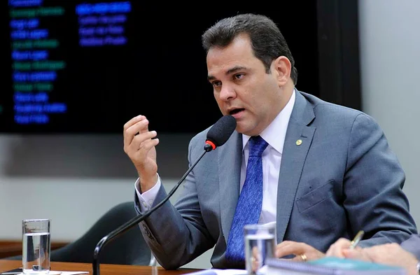 Presidente da Comissão de Meio Ambiente vota em desfavor dos indígenas