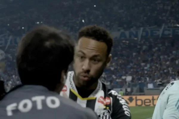 Imagem colorida do fotógrafo Yuri Laurindo e Neymar