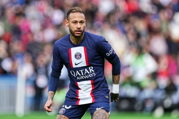 Parte física de Neymar segue preocupando o PSG, diz jornal