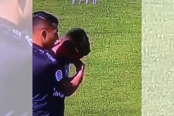 Jogador assoando o nariz