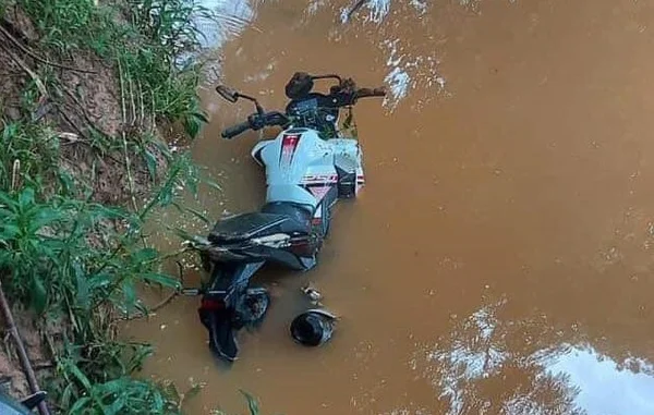 Moto roubada em Guaratinguetá