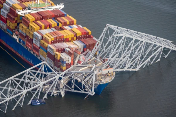 Navio derrubou ponte sobre o rio Patapsco, em Baltimore, Estados Unidos