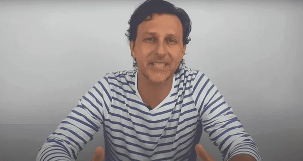 Homem oferece sêmen para mulheres que querem tentar engravidar de forma "caseira".