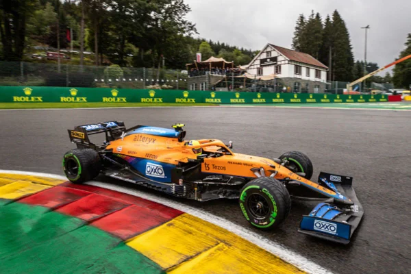 Imagem coloridade McLaren - Metrópoles - Metrópoles