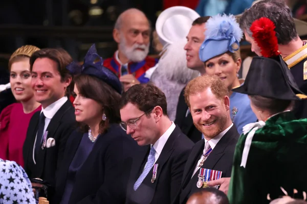 Príncipe Harry foge da coroação para celebrar aniversário de Archie