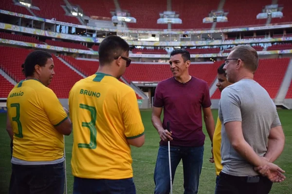 Vídeo: atletas de Futebol de 5 conhecem Lúcio e o Mané Garrincha