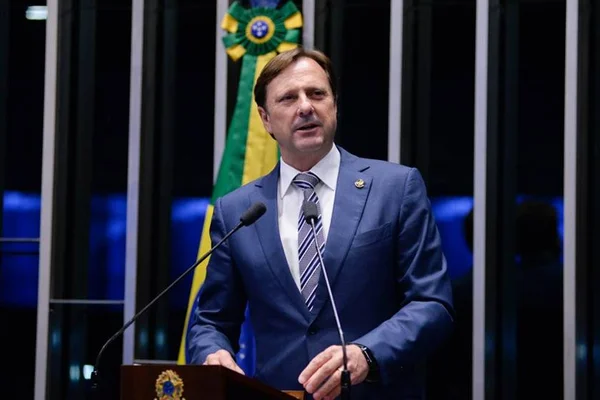 STF nega recurso e determina prisão de senador Acir Gurgacz (PDT-RO)