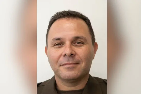 O sargento aposentado da PM Emerson Manzo, que foi assassinado em São Vicente - Metrópoles
