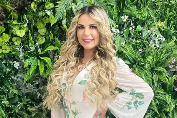 Após ameaça do Instagram, Deolane convoca fãs para o perfil reserva