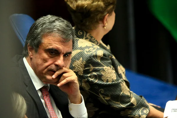 Sessão do impeachment terá debate entre acusação e defesa