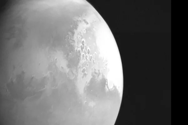 Sonda chinesa, Tianwen-1, envia primeira foto de Marte