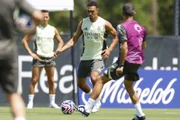 Alexander-Arnold é cara nova no Real Madrid. Alexander-Arnold é cara nova no Real Madrid.