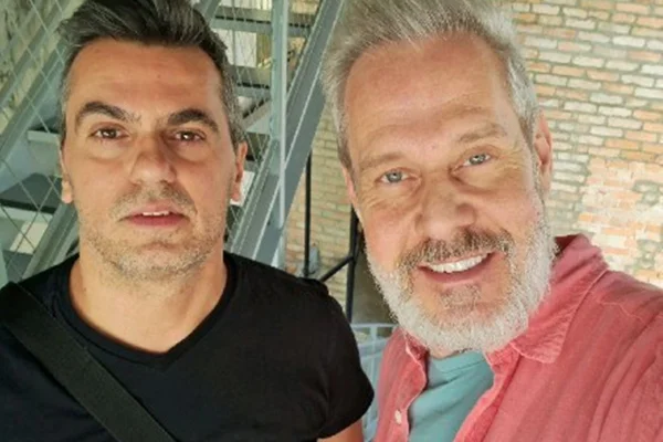Galã dos anos 90, Nico Puig publica momento íntimo com o marido, Jeff Lattari - Metrópoles