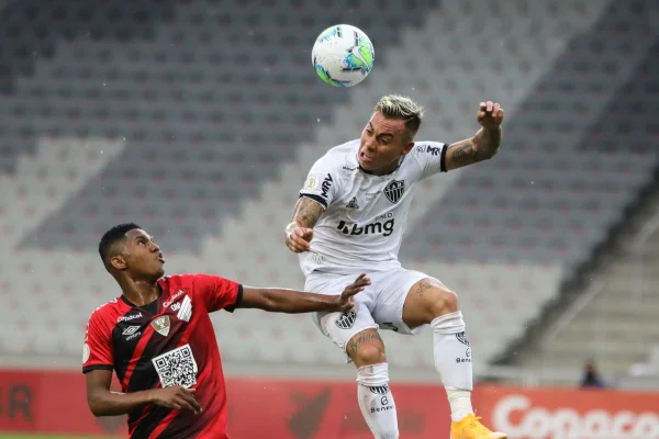 Atlético-MG vence o Athletico-PR