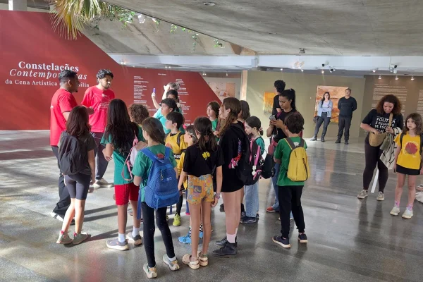 Alunos do Lago Norte visitam mostra e mergulham na arte brasiliense - destaque galeria Alunos do Lago Norte visitam mostra e mergulham na arte brasiliense - destaque galeria