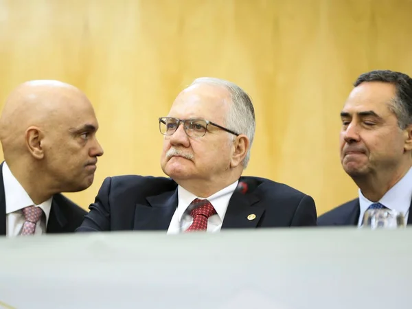 Barroso, Fachin e Moraes definiram juntos cargos de confiança do TSE