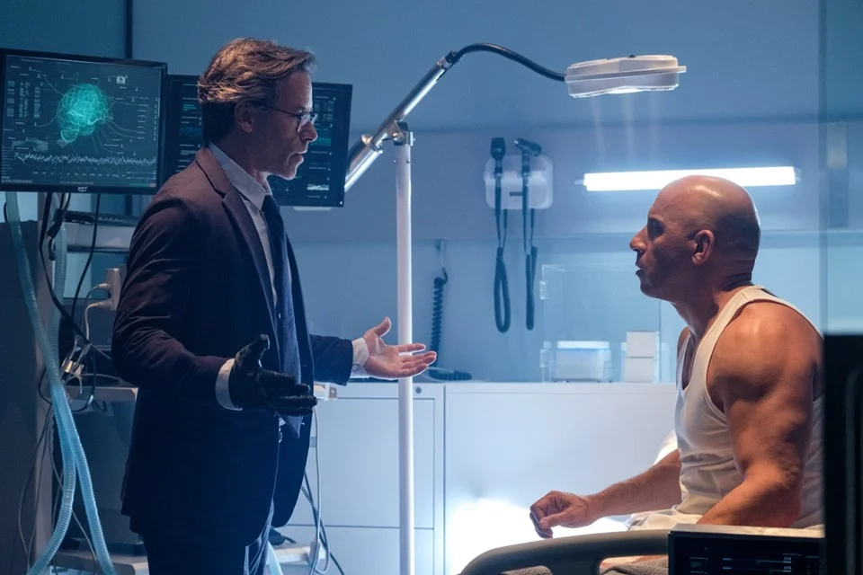 <b>Bloodshot:</B>Bloodshot é um ex-soldado com poderes especiais: o de regeneração e a capacidade de se metamorfosear. Assassinado ao lado da esposa, ele é ressuscitado e aprimorado com a nanotecnologia, desenvolvendo tais habilidades. Ao apagarem sua memória várias vezes, ele finalmente descobre quem é e parte em um busca de vingança daqueles que mataram sua família..<a href="https://www.youtube.com/watch?v=H-wkvQZGhoU&feature=emb_title">Veja trailer</a> <b>Bloodshot:</B>Bloodshot é um ex-soldado com poderes especiais: o de regeneração e a capacidade de se metamorfosear. Assassinado ao lado da esposa, ele é ressuscitado e aprimorado com a nanotecnologia, desenvolvendo tais habilidades. Ao apagarem sua memória várias vezes, ele finalmente descobre quem é e parte em um busca de vingança daqueles que mataram sua família..<a href="https://www.youtube.com/watch?v=H-wkvQZGhoU&feature=emb_title">Veja trailer</a>