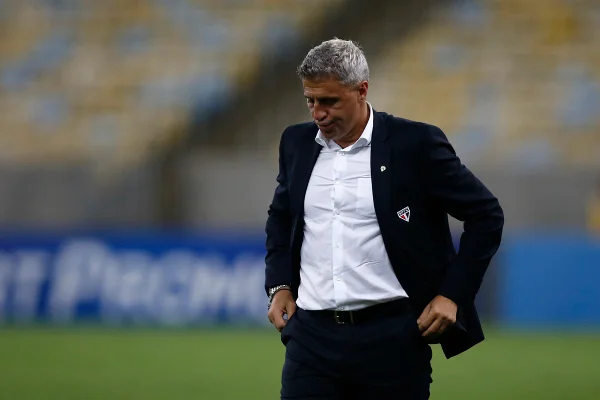 Crespo, Grêmio ou WhatsApp? Brasileirão assusta torcedores com post de “Caiu?”