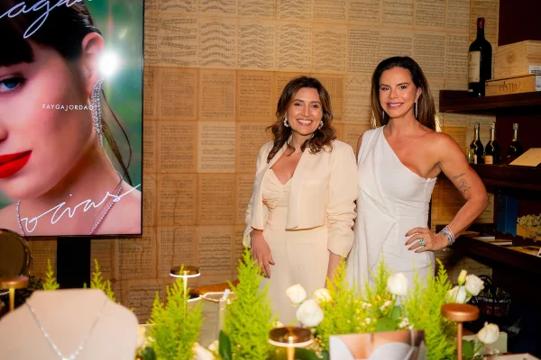 Fayga Jordão e Claudia Salomão recebem convidadas em almoço de joias