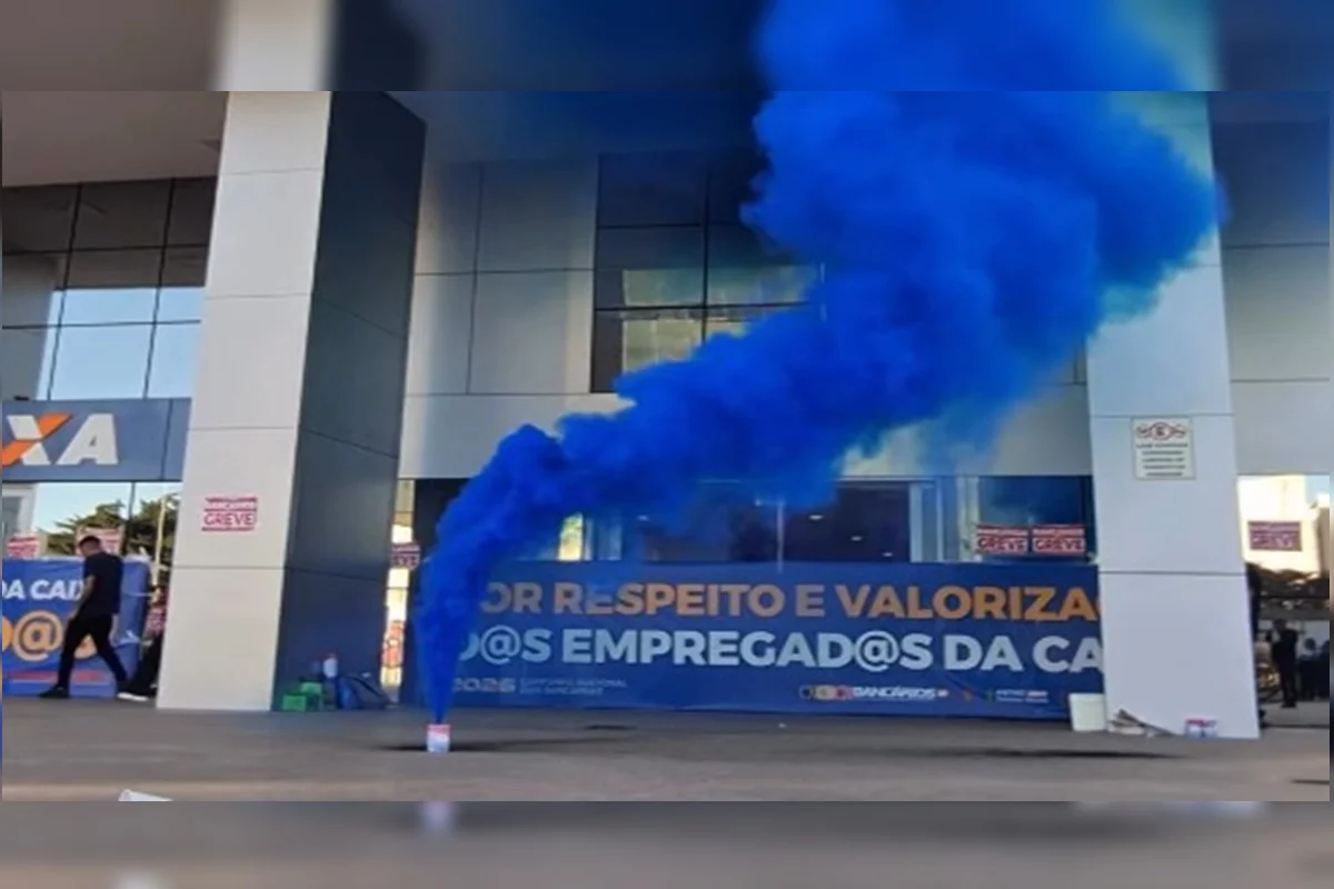 Bancários do DF aderem à paralisação nacional por reajuste salarial