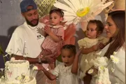 Bruna Biancardi e Neymar comemoram aniversário de Helena e Mel Bruna Biancardi e Neymar comemoram aniversário de Helena e Mel