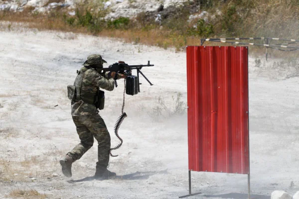 Imagem colorida de exército no Líbano - Metrópoles