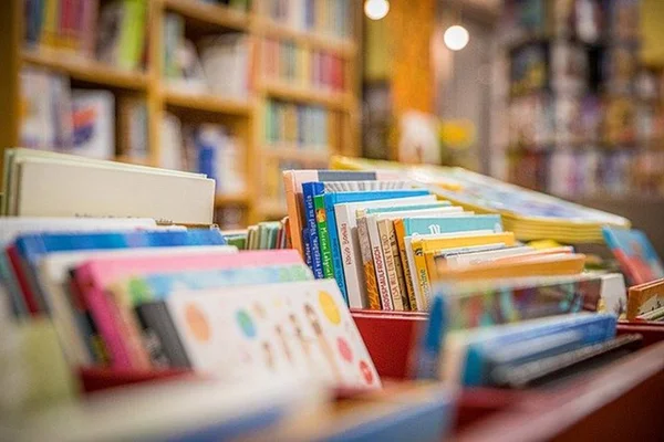 estante de livros
