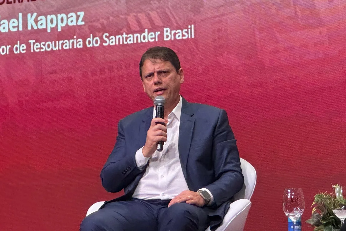 Tarcísio sobre Túnel Santos-Guarujá: "Pode botar 3 estrelas vermelhas"