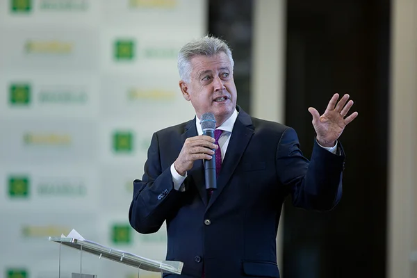 Reajuste de servidores: “Não está em pauta no momento”, diz Rollemberg
